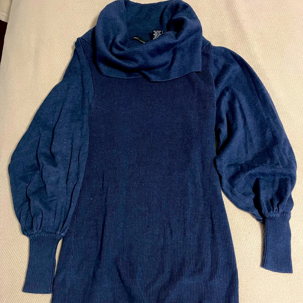 Victoria Secret small Tunic puff sleeve sweater